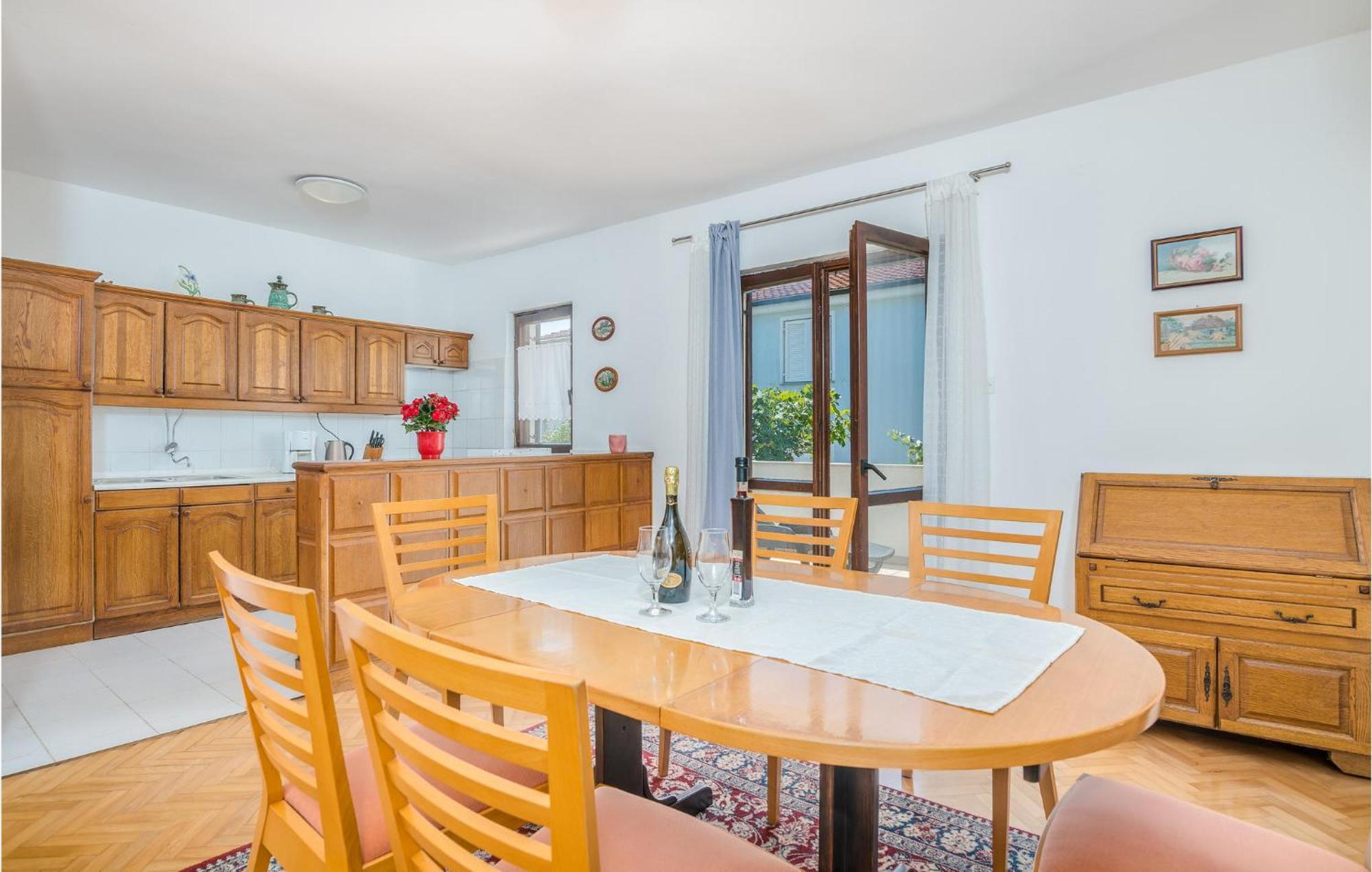 Stunning Apartment In Malinska With Kitchen Ngoại thất bức ảnh