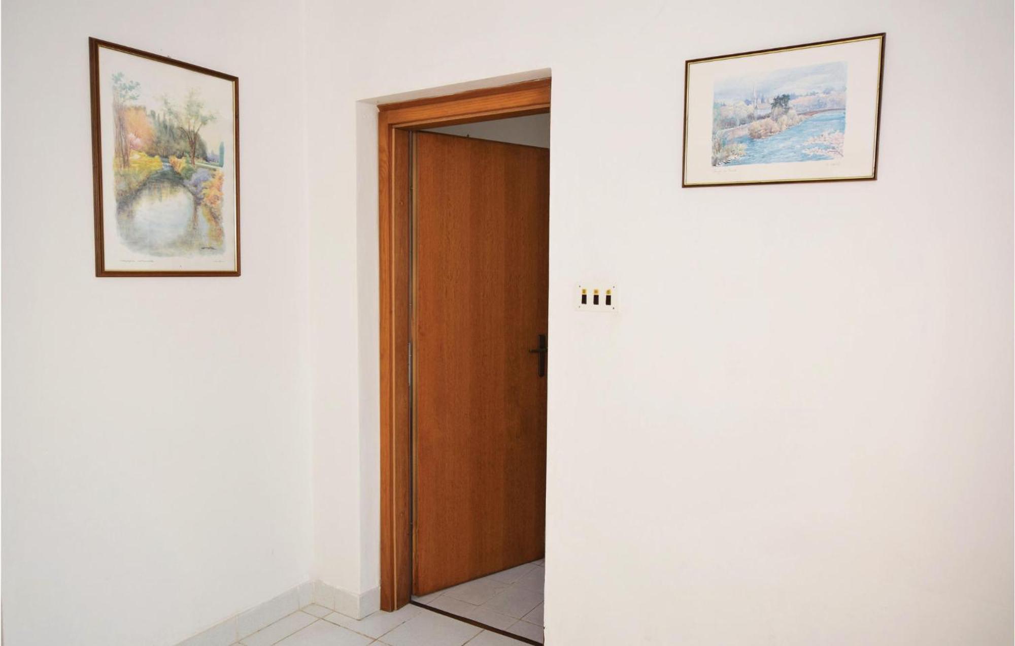 Stunning Apartment In Malinska With Kitchen Ngoại thất bức ảnh